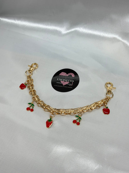 Catenina charm