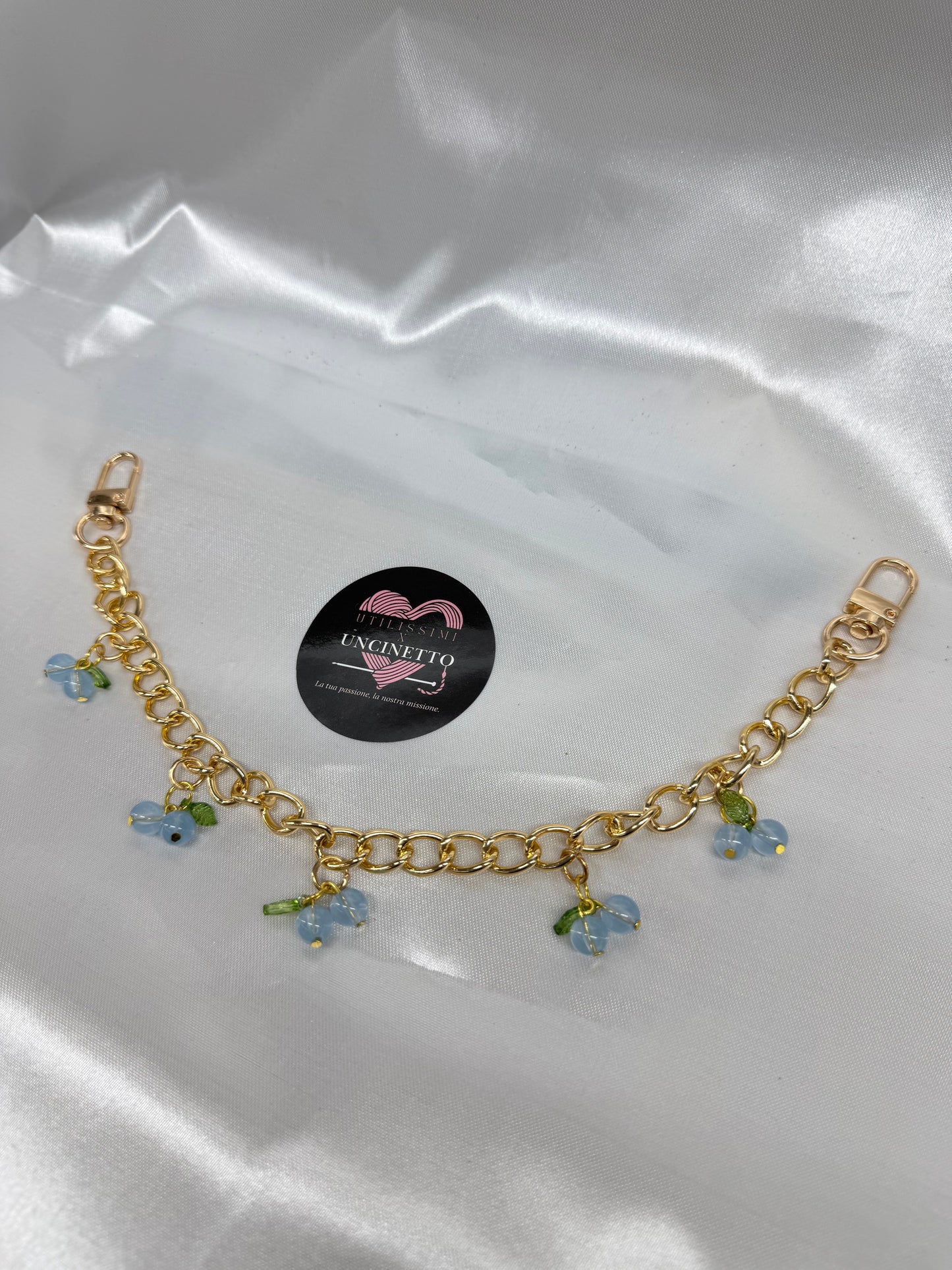 Catenina charm